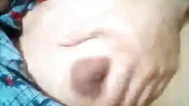 New solo nude video of a beautiful desi girlfriend