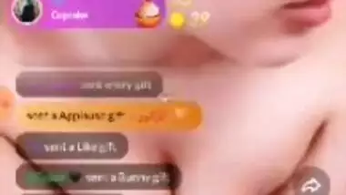 Beautiful Pakistani girl live cam sex show