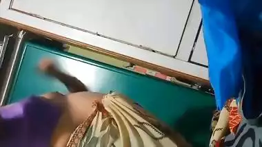 Hot mom dress change boobs show viral topless clip