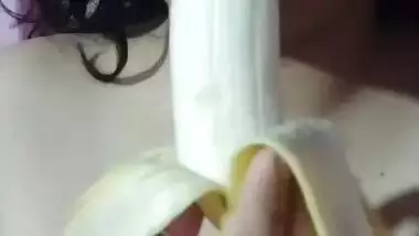 Bengali girl playing with boobs and pussy viral videos