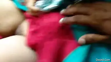 Horny Marwadi Milf Aunty Sucks Lover’s Cock In The Car