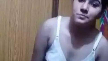 Karachi bhabhi nude stripping solo