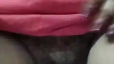 Beautiful Dehati wife showing her naked pussy