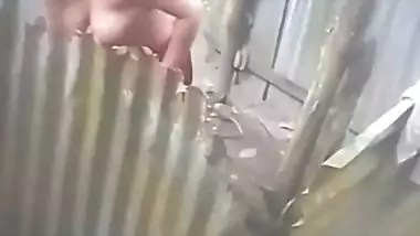 Neighbour village bhabhi bathing caught on camera