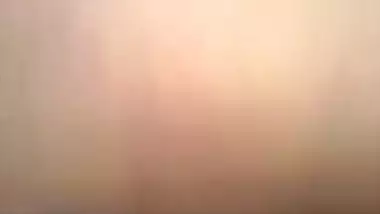 Desi couples hot sex act under an abandoned shed