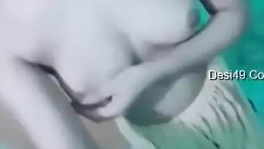 Today Exclusive- Cute Girl Showing Her Boobs