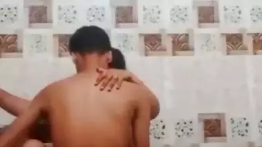 Bathroom mein chudai XXX