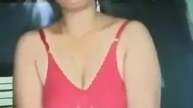 Hot Mallu bhabhi giving handjob and sucking big dick