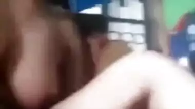 It isn't a problem for Desi wife to demonstrate XXX parts on camera