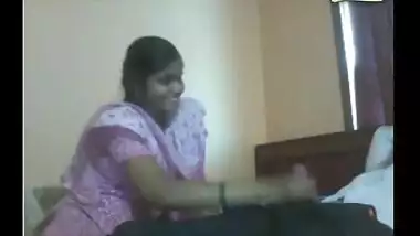 Qatar house maid giving hot blowjob to owner MMS scandals
